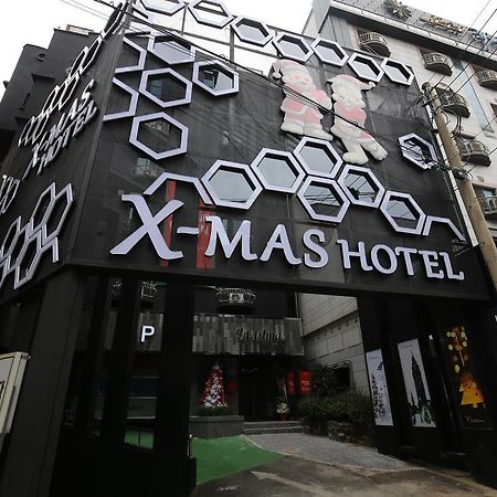 X-Mas Hotel Daejeon Extérieur photo